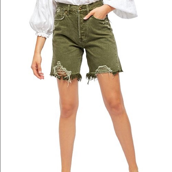 Free People Pants - NWT Free People Distressed Mid Length Short 30